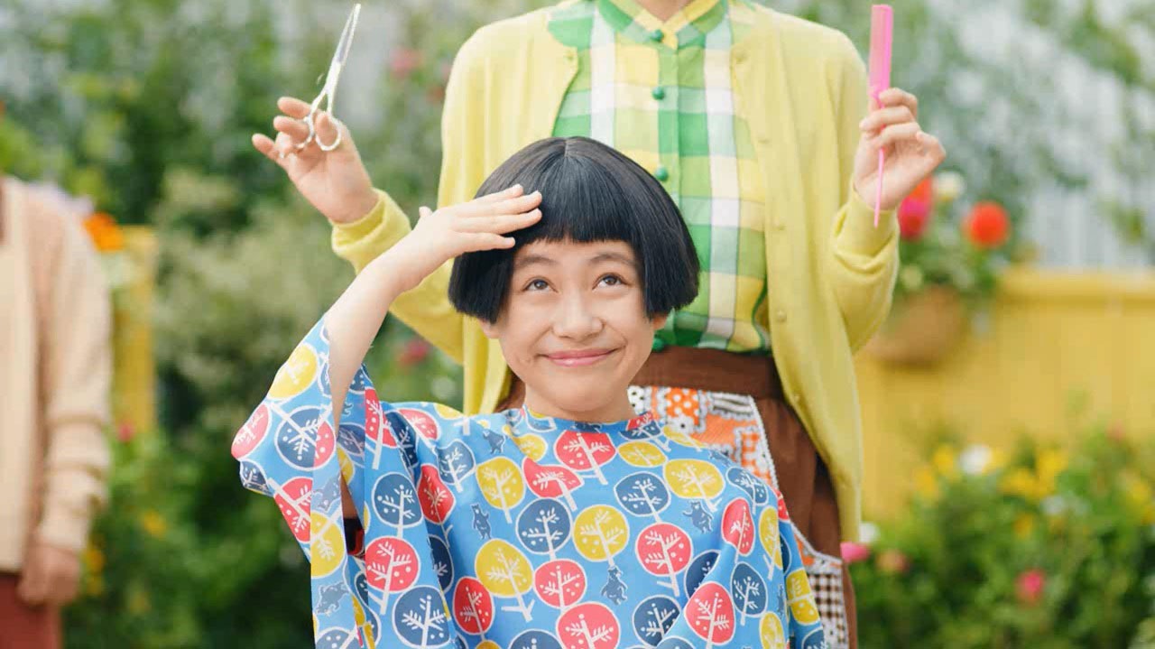 「NEWクレラップ」CMのワンシーン。