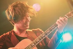 戸渡陽太が深沼元昭、高桑圭、白根賢一を従えて圧巻のバンド編成ワンマン