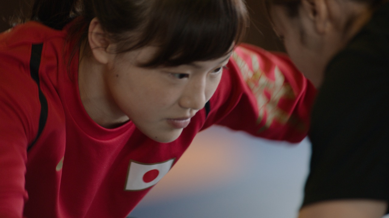 明治企業CM「POWER! ひとくちの力 登坂絵莉選手篇」のワンシーン。