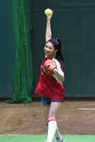 大きく振りかぶる茅原投手。