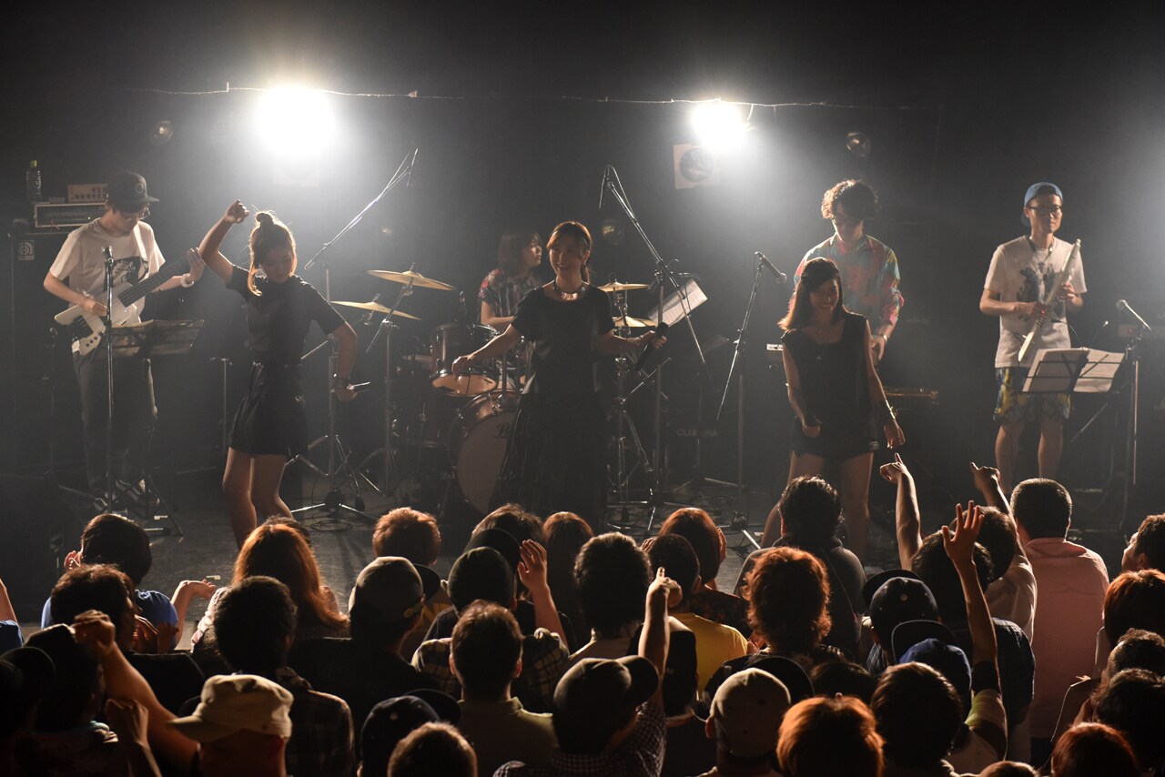 Especiaが新メンバーMia Nascimento迎え再始動、新曲さっそく配信開始