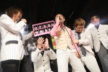 左から茂木欣一、GAMO、北原雅彦、Ken Yokoyama、川上つよし。（写真提供：cutting edge）