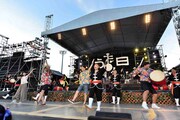 「バナナ♪ゼロミュージック」のメンバーを迎えた「いちゃりば結」演奏時の様子。(撮影:橋本塁)
