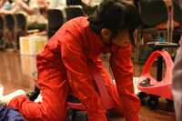 へたり込む古川未鈴。