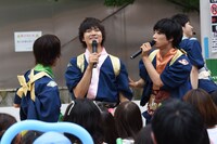 左から山崎悠稀、佐野勇斗、板垣瑞生。