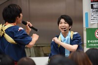 左から板垣瑞生、塩崎太智。