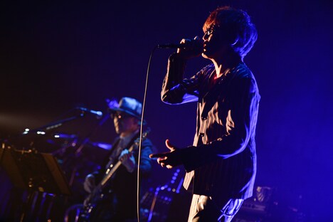 スガシカオ(Vo)(撮影:岸田哲平)