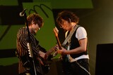 スガシカオ(Vo)と小倉博和(G)。(撮影:岸田哲平)