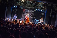 H ZETTRIO「WONDERFUL FLIGHT TOUR 2016 ～ACOUSTIC & ELECTRIC～ Another Sky」神奈川・Yokohama Bay Hall公演の様子。（Photo by Yuta Ito）