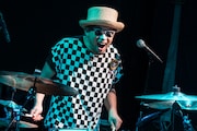 H ZETT KOU(Dr)(Photo by Yuta Ito)