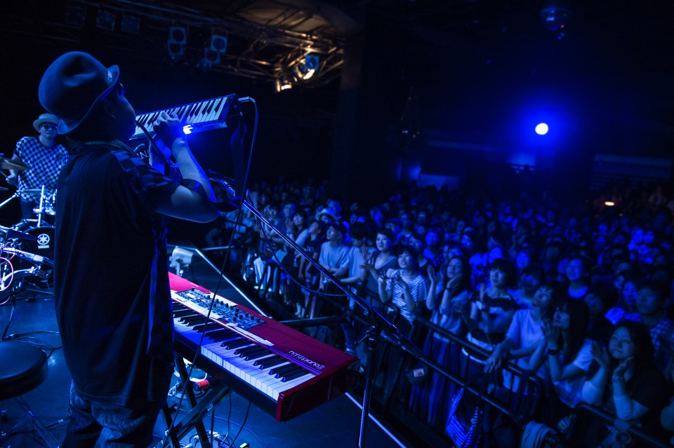 H ZETTRIO「WONDERFUL FLIGHT TOUR 2016 ～ACOUSTIC & ELECTRIC～ Another Sky」神奈川・Yokohama Bay Hall公演の様子。（Photo by Yuta Ito）