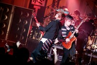 MUCC「MUCC TOUR 2016 GO TO 20TH ANNIVERSARY孵化 -哀ア痛葬是朽鵬6極志球業シ終T-」東京・日比谷野外大音楽堂公演の様子。（撮影：西槇太一）