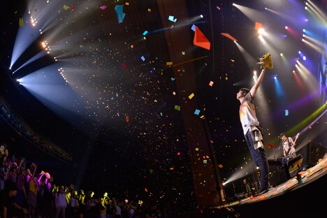 flumpool「flumpool 7th tour 2016『WHAT ABOUT EGGS?』」東京・東京国際フォーラム ホールA公演の様子。（撮影：古渓一道）