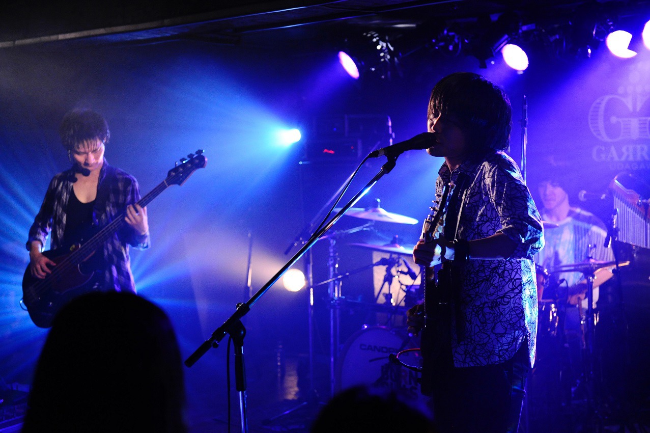 BURNOUT SYNDROMES「Release Anniversary Tour～君を何処へだって連れて行く～ 東名阪ファイナルシリーズ」東京・GARRET udagawa公演の様子。（写真提供：EPICレコードジャパン）