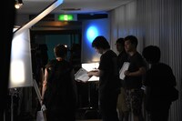 エステー「消臭力 Premium Aroma」CMのメイキングシーン。