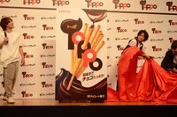 布を引いたグドモメンバー。