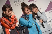 左から中元日芽香、桜井玲香、齋藤飛鳥。