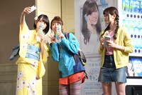 堀未央奈、桜井玲香、松村沙友理による即興の「From AQUAあるある」の様子。