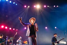 FLYING KIDS（写真提供：フォーライフミュージックエンタテイメント）