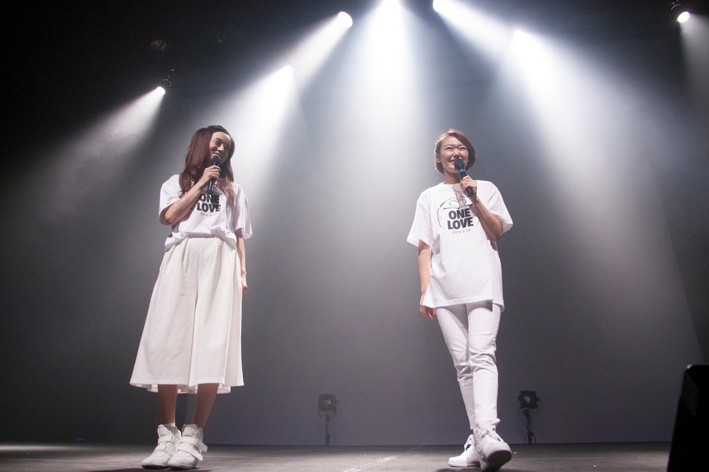 LinQ深瀬智聖、一ノ瀬みく卒業公演「ちせみくからの贈り物～Dear my LinQ～」の様子。（写真提供：ジョブ・ネット）