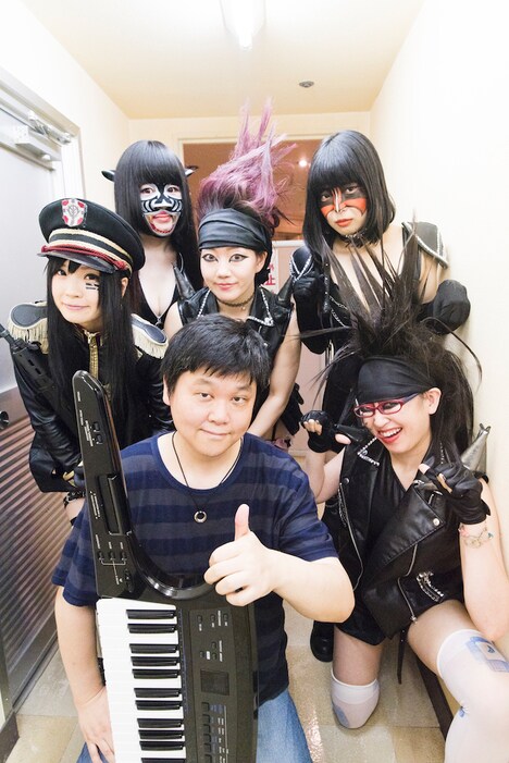 ブラックDPGと伊藤賢治。（撮影：タイコウクニヨシ）