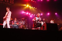 ROGUE（写真提供：フォーライフミュージックエンタテイメント）