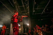 トミタ栞「トミタ栞3周年記念ライブ～3年目の栞ぐらい大目に見てね～」東京・新宿BLAZE公演の様子。（Photo by Saburo Yoneyama[SignaL]）