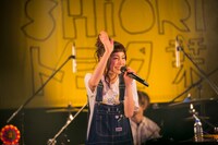 トミタ栞「トミタ栞3周年記念ライブ～3年目の栞ぐらい大目に見てね～」東京・新宿BLAZE公演の様子。（Photo by Saburo Yoneyama[SignaL]）