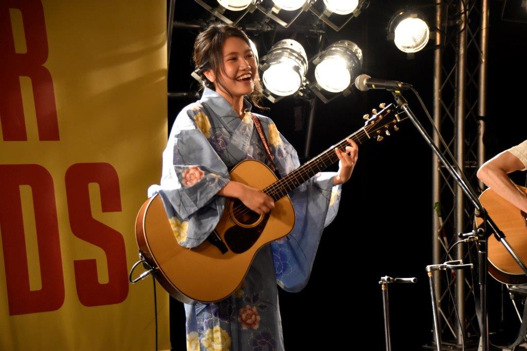 井上苑子（写真提供：EMI Records）