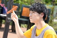 ユースケ（超特急）によるMCパート収録の様子。