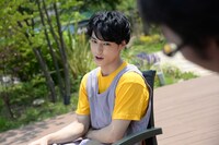 ユースケ（超特急）によるMCパート収録の様子。