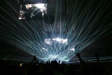 [Alexandros]「Premium V.I.P. Party」大阪・大阪城ホール公演の様子。（撮影：森好弘）