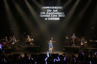 11月の東京・日本武道館公演をアナウンスする藍井エイル。（写真提供：SME Records）