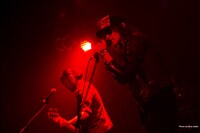 左から中島ケイゾー（B / The Mirraz）、畠山承平（Vo, G / The Mirraz）。（Photo by rina asahi）