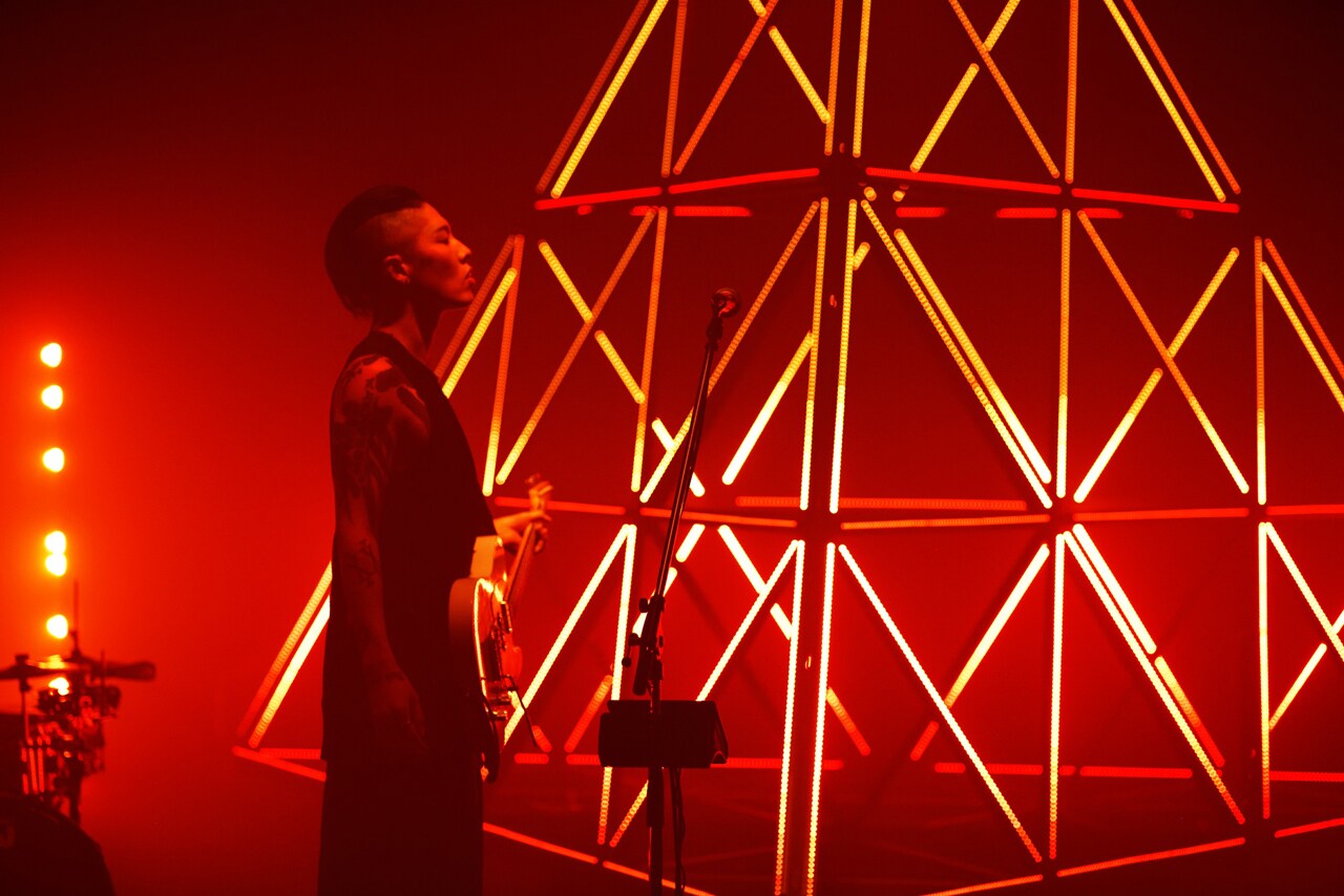 MIYAVI「Fire Bird」詳細発表、鋤田正義の写真収めた特典ポスターも