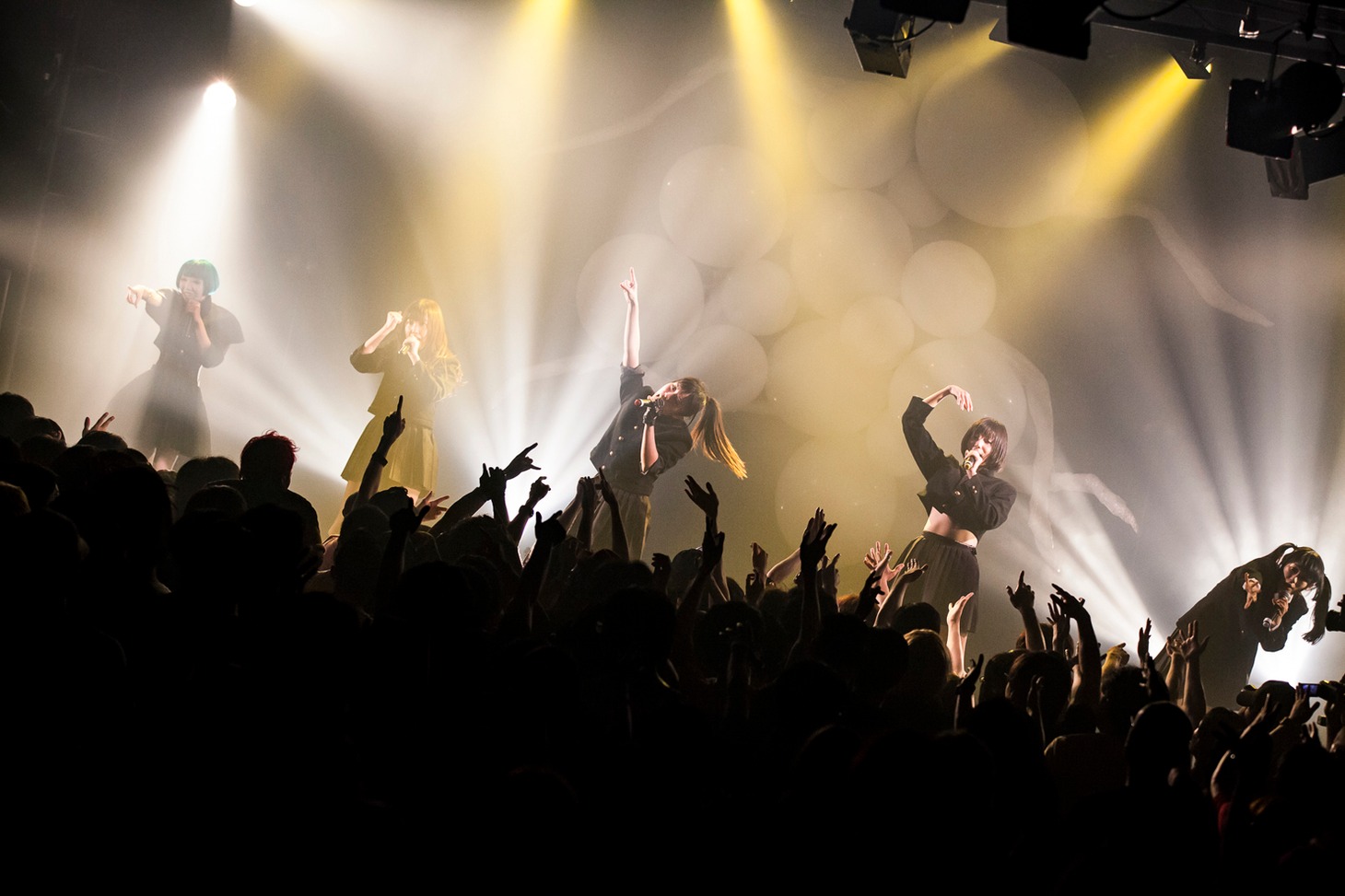 NECRONOMIDOL 4thワンマンライブ「Tenebrae Ascendant」の様子。（撮影：外林健太）