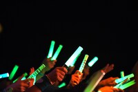 安本彩花のイメージカラー、緑のペンライトで埋め尽くされたフロア。