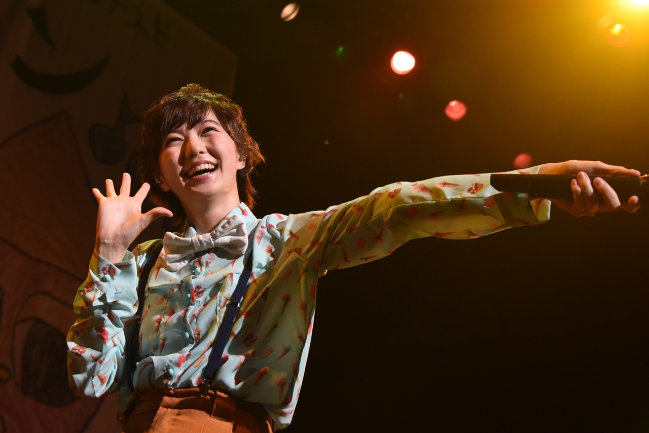 安本彩花