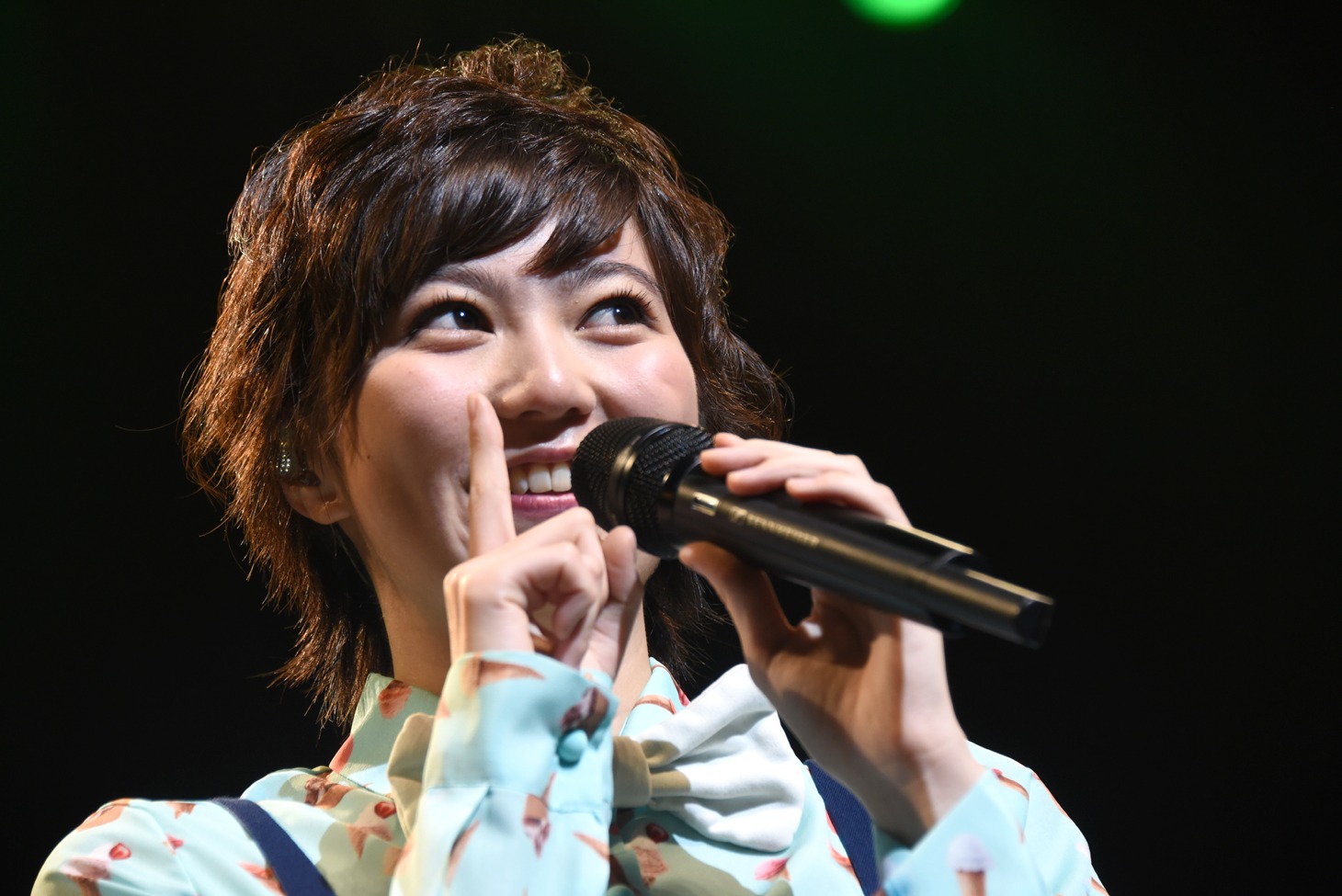 安本彩花生誕ソロライブ「安本彩花そっくりさんコンテスト 略して ヤスコン」の様子。