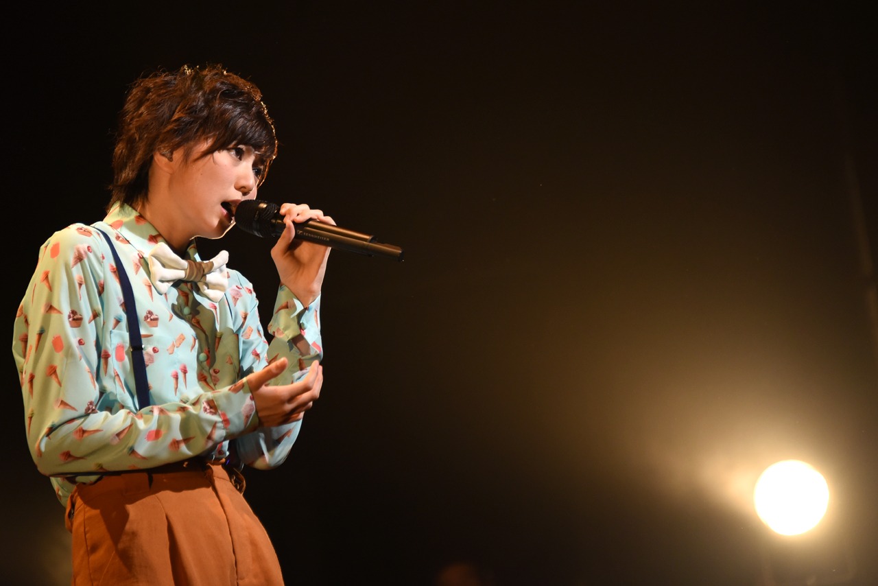 安本彩花