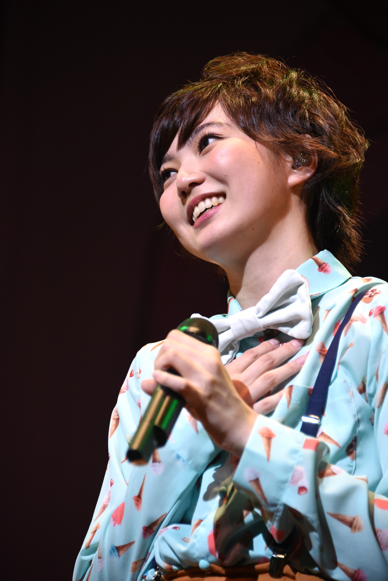 安本彩花