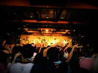 昨日7月1日に行われた神奈川・音霊 OTODAMA SEA STUDIOでのライブの模様。（写真提供：エイベックス・ミュージック・クリエイティヴ）