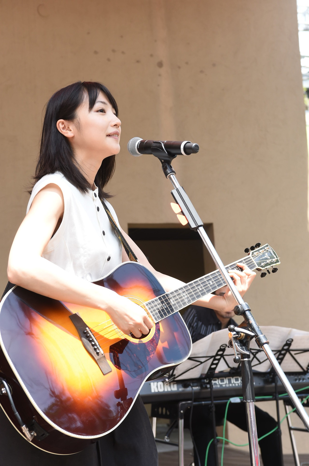 新山詩織