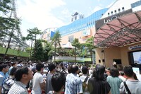 新山詩織のフリーライブの様子。