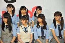 上段左から小池美波、原田葵、長沢菜々香。下段左から菅井友香、今泉佑唯、小林由依、土生瑞穂。