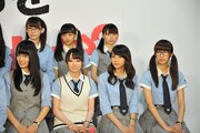 上段左から小池美波、原田葵、長沢菜々香。下段左から菅井友香、今泉佑唯、小林由依、土生瑞穂。