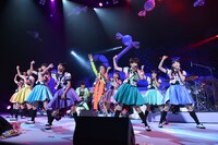 私立恵比寿中学とHEREによるコラボレーションの様子。