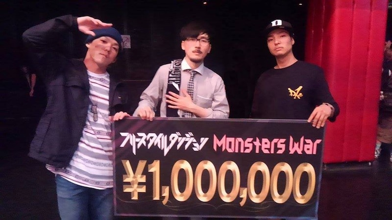 左から掌幻、DOTAMA、Dragon One。