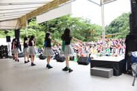 ばってん少女隊「デビュー1周年記念ライヴ『そしてだざエフ！！～気付いたら結成1周年過ぎちゃってました大会～』」の様子。