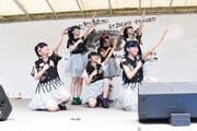 ばってん少女隊「デビュー1周年記念ライヴ『そしてだざエフ!!~気付いたら結成1周年過ぎちゃってました大会~』」の様子。